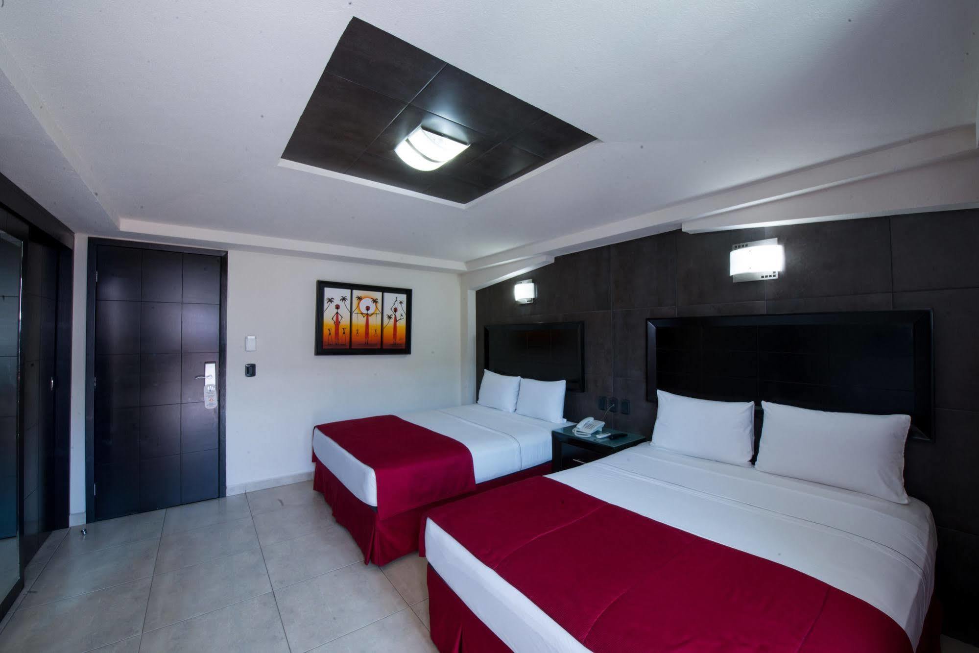 Hotel Portonovo Plaza Malecon Puerto Vallarta Exteriör bild