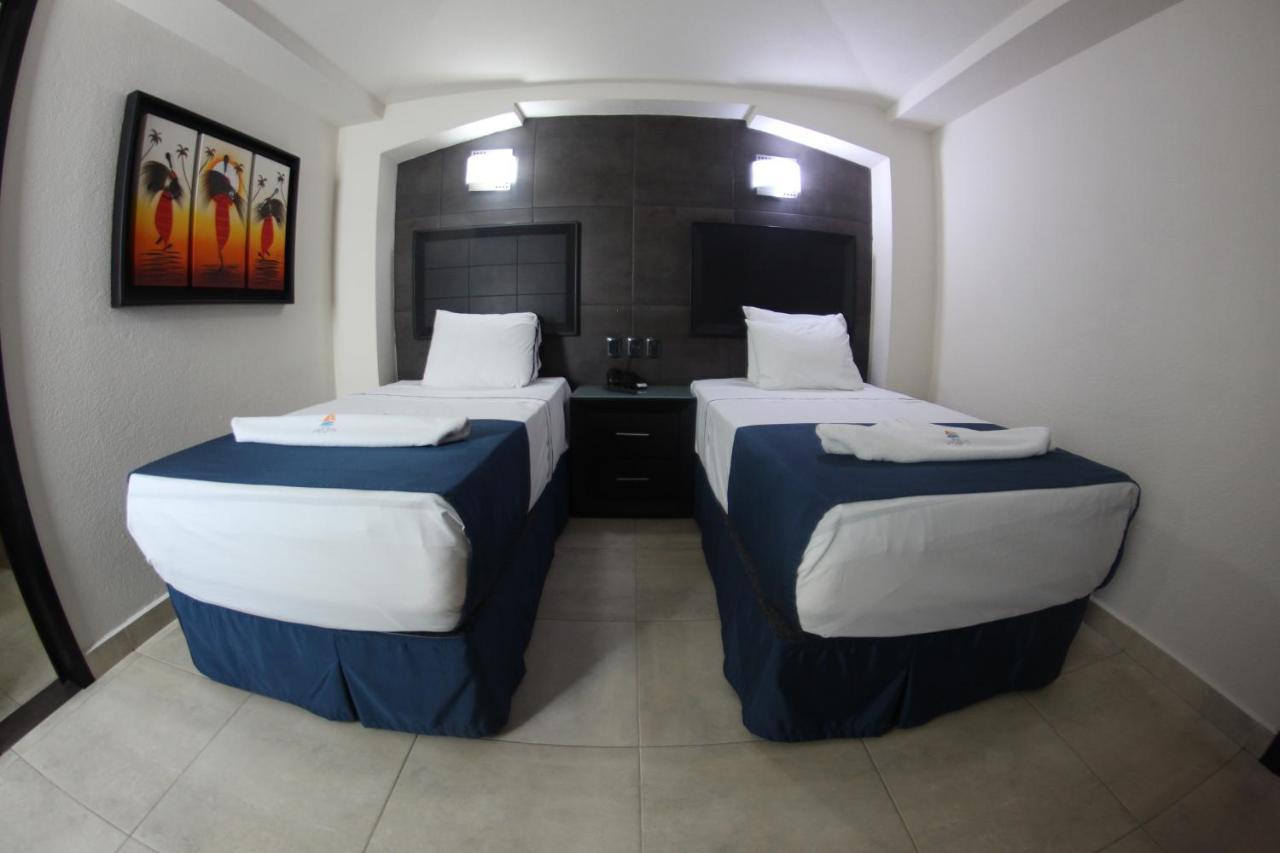 Hotel Portonovo Plaza Malecon Puerto Vallarta Exteriör bild